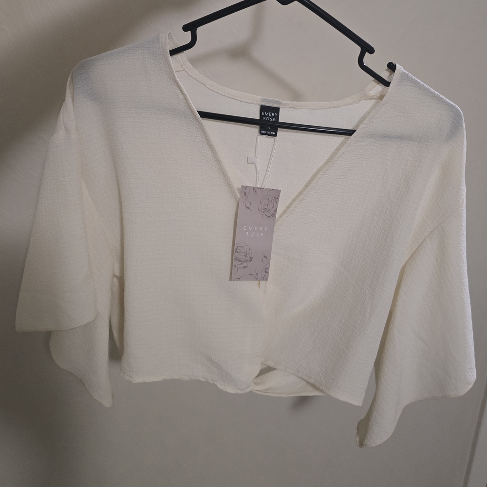 Emery Rose Cream Women's Blouse